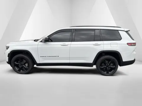 More photos of 2022 Jeep Grand Cherokee L Altitude at Hometown Chevrolet, OH