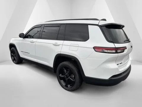 More photos of 2022 Jeep Grand Cherokee L Altitude at Hometown Chevrolet, OH