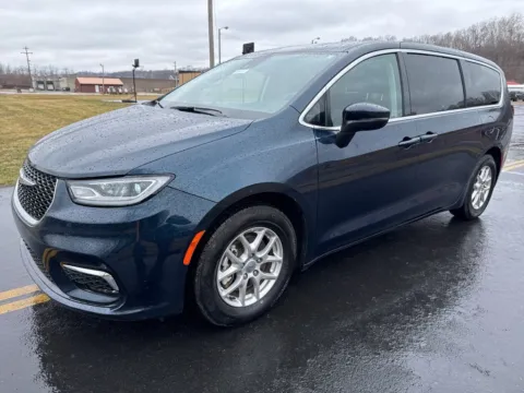Another view of 2023 Chrysler Pacifica Touring L for sale in Waverly, OH at Hometown Chevrolet