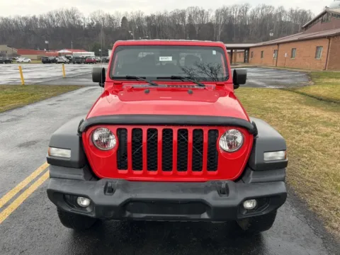 Photos of 2020 Jeep Gladiator Sport for sale in Waverly, OH at Hometown Chevrolet