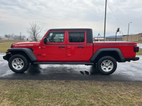More photos of 2020 Jeep Gladiator Sport at Hometown Chevrolet, OH