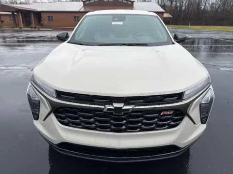 Photos of 2026 Chevrolet Trax 1RS for sale in Waverly, OH at Hometown Chevrolet