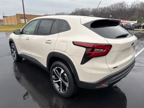More photos of 2026 Chevrolet Trax 1RS at Hometown Chevrolet, OH