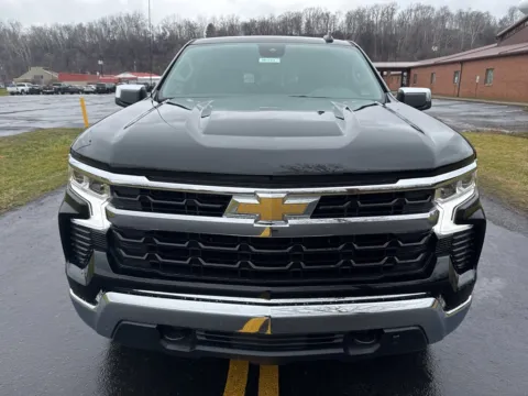 Photos of 2026 Chevrolet Silverado 1500 LT for sale in Waverly, OH at Hometown Chevrolet