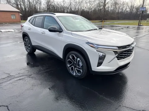 White 2026 Chevrolet Trax 2RS for sale in Waverly, OH