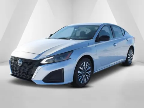 Another view of 2024 Nissan Altima 2.5 SV for sale in Waverly, OH at Hometown Chevrolet