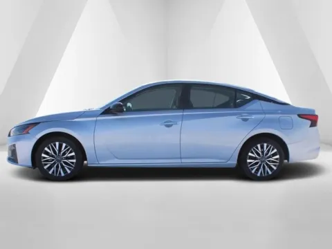 More photos of 2024 Nissan Altima 2.5 SV at Hometown Chevrolet, OH