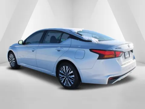 More photos of 2024 Nissan Altima 2.5 SV at Hometown Chevrolet, OH