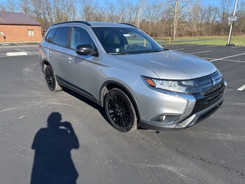 Silver 2020 Mitsubishi Outlander LE for sale in Waverly, OH