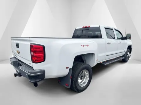 More photos of 2015 Chevrolet Silverado 3500HD LTZ at Hometown Chevrolet, OH