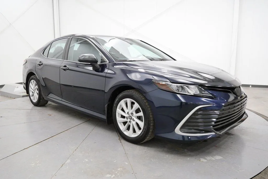 2021 Toyota Camry LE for sale in Waverly, OH