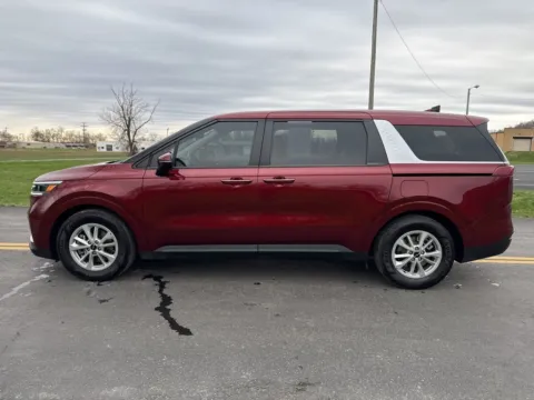 More photos of 2024 Kia Carnival LX at Hometown Chevrolet, OH