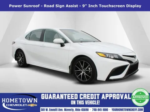 White 2023 Toyota Camry Hybrid SE for sale in Waverly, OH