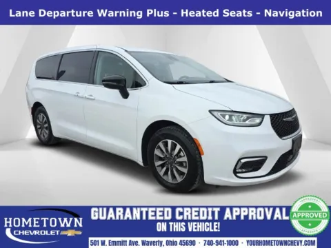 White 2024 Chrysler Pacifica Hybrid Select for sale in Waverly, OH
