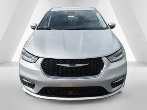 Photos of 2023 Chrysler Pacifica Touring L for sale in Waverly, OH at Hometown Chevrolet