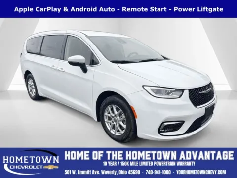 White 2023 Chrysler Pacifica Touring L for sale in Waverly, OH