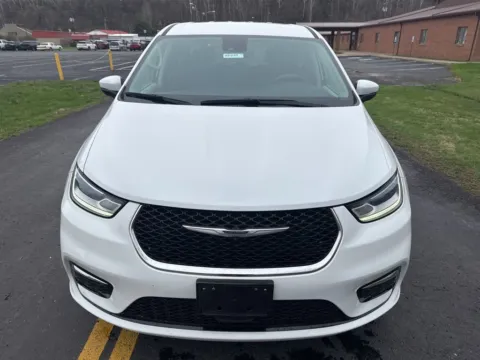 Photos of 2023 Chrysler Pacifica Touring L for sale in Waverly, OH at Hometown Chevrolet