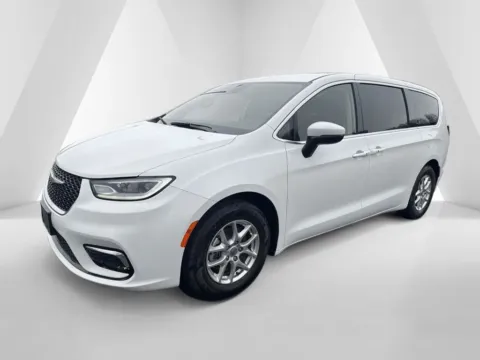 Another view of 2023 Chrysler Pacifica Touring L for sale in Waverly, OH at Hometown Chevrolet