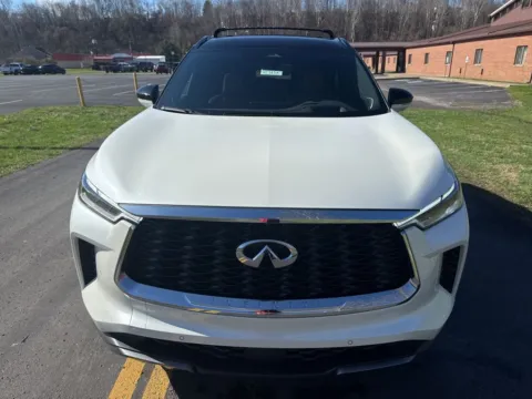 Photos of 2024 INFINITI QX60 Autograph for sale in Waverly, OH at Hometown Chevrolet