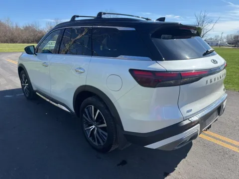 More photos of 2024 INFINITI QX60 Autograph at Hometown Chevrolet, OH