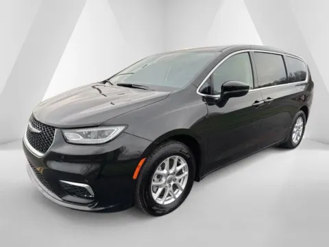 Another view of 2023 Chrysler Pacifica Touring L for sale in Waverly, OH at Hometown Chevrolet