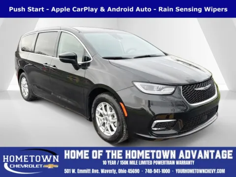 Black 2023 Chrysler Pacifica Touring L for sale in Waverly, OH