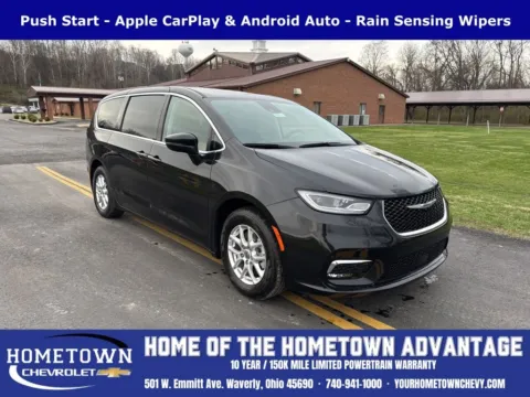 Black 2023 Chrysler Pacifica Touring L for sale in Waverly, OH