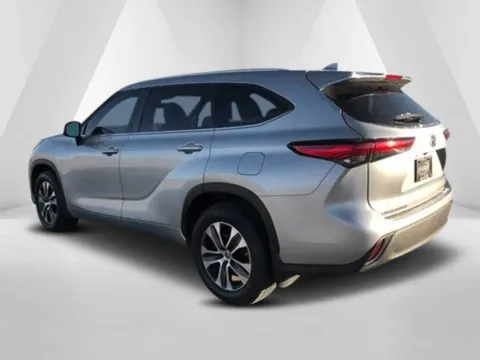 More photos of 2023 Toyota Highlander XLE at Hometown Chevrolet, OH