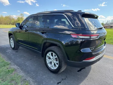 More photos of 2023 Jeep Grand Cherokee Limited at Hometown Chevrolet, OH