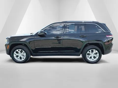 More photos of 2023 Jeep Grand Cherokee Limited at Hometown Chevrolet, OH