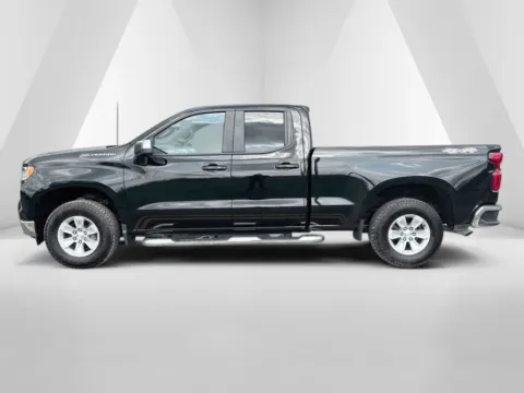 More photos of 2023 Chevrolet Silverado 1500 LT at Hometown Chevrolet, OH