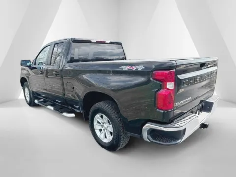 More photos of 2023 Chevrolet Silverado 1500 LT at Hometown Chevrolet, OH