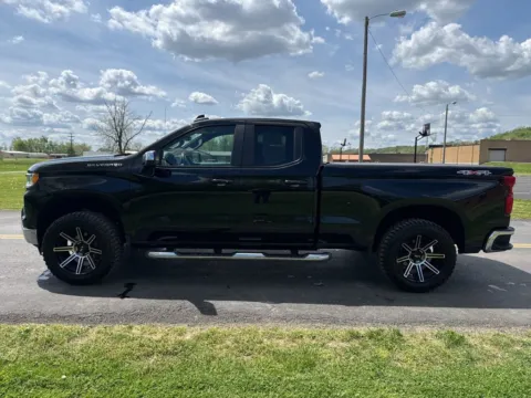 More photos of 2023 Chevrolet Silverado 1500 LT at Hometown Chevrolet, OH