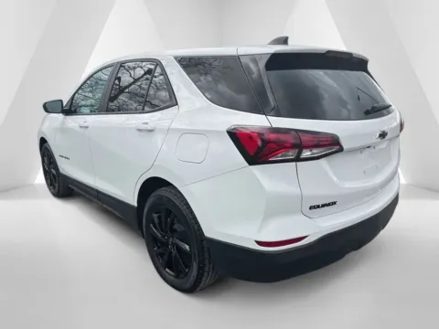 More photos of 2024 Chevrolet Equinox LS at Hometown Chevrolet, OH