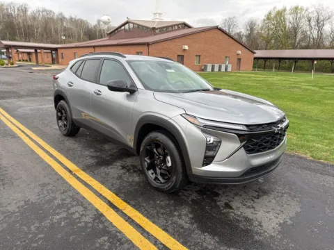 Gray 2026 Chevrolet Trax LT for sale in Waverly, OH