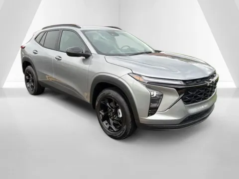 Gray 2026 Chevrolet Trax LT for sale in Waverly, OH