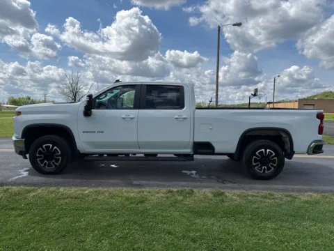 More photos of 2021 Chevrolet Silverado 2500HD LT at Hometown Chevrolet, OH