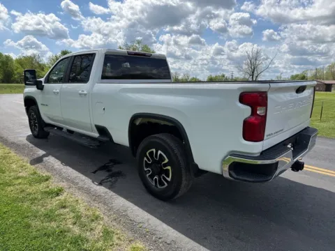 More photos of 2021 Chevrolet Silverado 2500HD LT at Hometown Chevrolet, OH