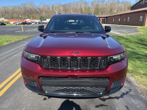 Photos of 2023 Jeep Grand Cherokee L Altitude for sale in Waverly, OH at Hometown Chevrolet