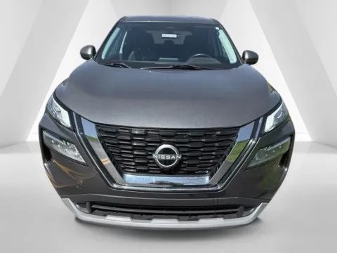 Photos of 2023 Nissan Rogue SV for sale in Waverly, OH at Hometown Chevrolet