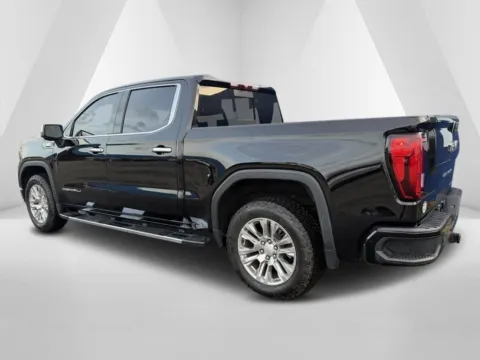 More photos of 2022 GMC Sierra 1500 Denali at Hometown Chevrolet, OH