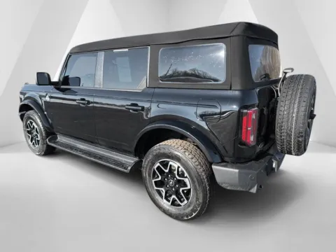 More photos of 2025 Ford Bronco Outer Banks at Hometown Chevrolet, OH