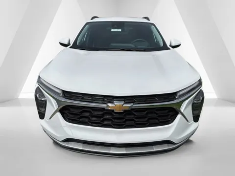 Photos of 2026 Chevrolet Trax LT for sale in Waverly, OH at Hometown Chevrolet