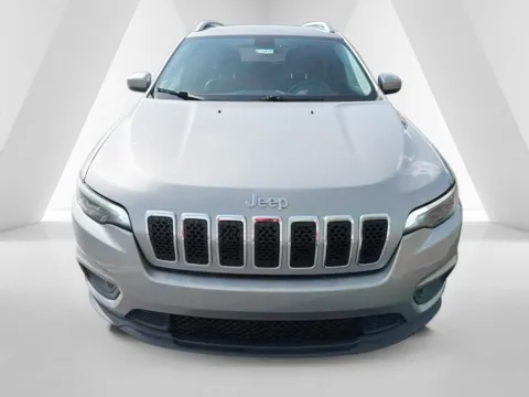 Photos of 2019 Jeep Cherokee Latitude Plus for sale in Waverly, OH at Hometown Chevrolet
