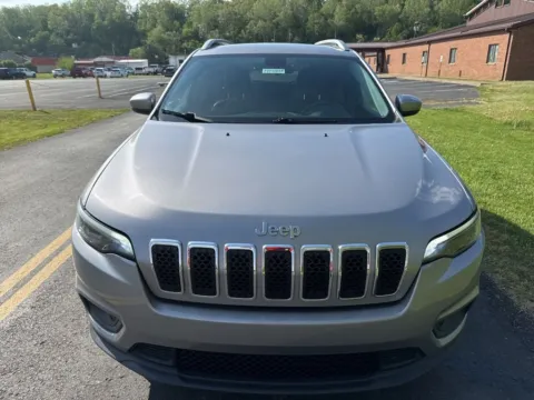 Photos of 2019 Jeep Cherokee Latitude Plus for sale in Waverly, OH at Hometown Chevrolet