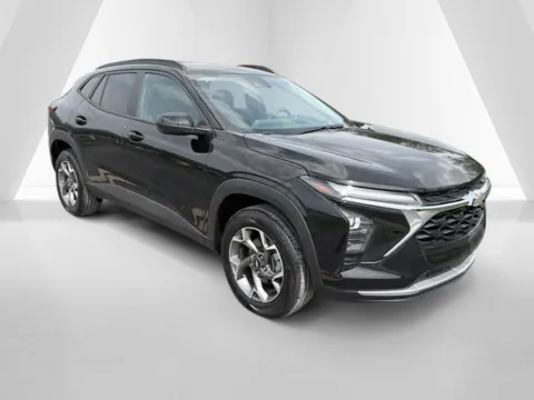 Black 2026 Chevrolet Trax LT for sale in Waverly, OH