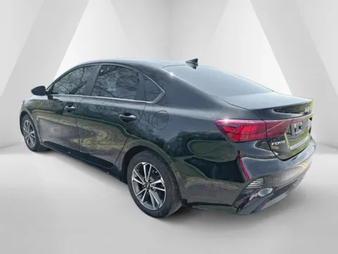 More photos of 2023 Kia Forte LXS at Hometown Chevrolet, OH