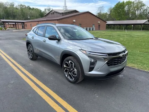 Gray 2026 Chevrolet Trax 2RS for sale in Waverly, OH