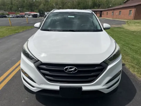 Photos of 2017 Hyundai Tucson SE for sale in Waverly, OH at Hometown Chevrolet