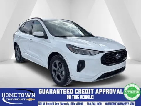 White 2023 Ford Escape Hybrid ST-Line Select for sale in Waverly, OH